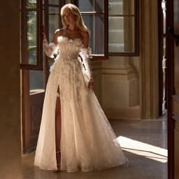 Dreamy Handmade Flowers Customized Bridal Gown Elegant Organza Sleeveless Wedding Dress Modern Side Slit A-Line Vestido De Novia