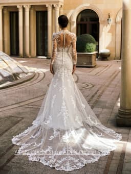 Court Train Mermaid Wedding Dress Customized Long Sleeves Illusion Applique Back Zipper Buttons Lace Bridal Gown Robe Mariee