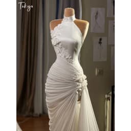 Tokyo Customized Sweep Train Satin Prom Dress Halter Neck vestidos de noche Multilayer Pleats 3D Flower Evening Dresses 2026