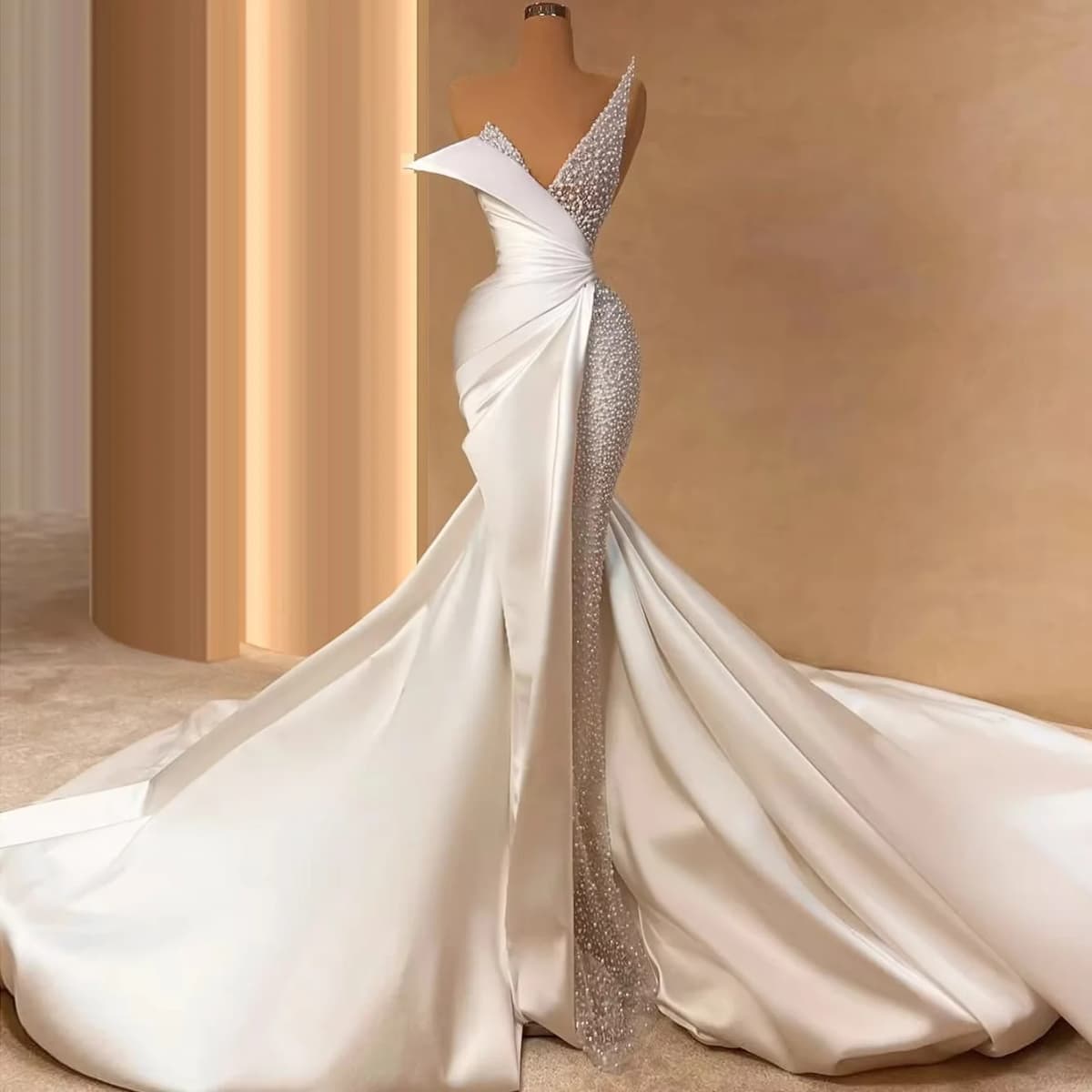 Elegent Strapless Pearls Wedding Dresses Luxury 2015 Mermaid Style for Bride Sweep Train Bridal Gown Vestido de novia Customized