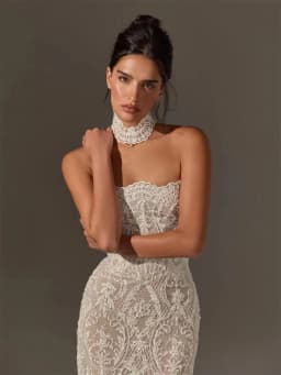 OLOEY Luxury Ivory Lace Mermaid Wedding Dresses Sexy Strapless Sleeveless Tea-Length Bridal Gowns Vestidos De Novia
