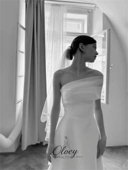 OLOEY Asymmetric Off The Shoulder Simple Korea Wedding Dress Photo Shoot 웨딩드레스 Customized A-Line Bridal Gown Lawn Wedding