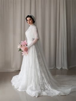Customized Full Sleeves French Wedding Dress with Bridal Veil Lace Cape A-Line Hijab Bride Gowns Long Robe De Mariée 2026 New