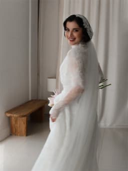 Customized Full Sleeves French Wedding Dress with Bridal Veil Lace Cape A-Line Hijab Bride Gowns Long Robe De Mariée 2026 New
