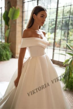 VIKTORIA Elegant Satin Wedding Dress For Woman Off Shoulder Buttons 2025 Bride A-LINE Pleat Vestido De Casamento Customized