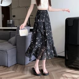 Sun Protection Floral Halter Neck Dress Women's Sweet Style Beach Skirt Asymmetrical Hemline Bell Sleeve Chiffon Wrap ar...