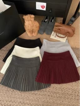 Gray High Waist Anti-Light Short Skirt Women's Autumn New Style Pure Desire Versatile Half-length Bicolor Commute Folded Skirt