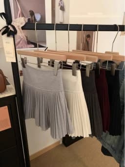 Gray High Waist Anti-Light Short Skirt Women's Autumn New Style Pure Desire Versatile Half-length Bicolor Commute Folded Skirt