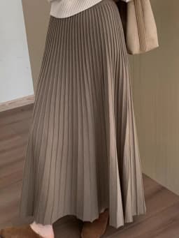 2026 Khaki Cashmere Knitted Midi Skirt for Women, Loose Fit, Draped, Slimming A-Line Pleated Skirt for Autumn and Winter