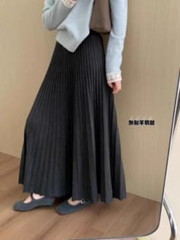 2026 Khaki Cashmere Knitted Midi Skirt for Women, Loose Fit, Draped, Slimming A-Line Pleated Skirt for Autumn and Winter