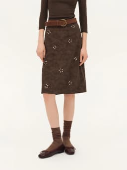 ZIQIAO 2026 Fall New Brown Faux Suede Straight Midi Skirt, Floral Studded Vintage A-Line Skirt for Rachel 90s Office Chic Style