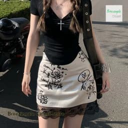 French lace graffiti skirt women's summer A-line skirt is thin and slim, with a drooping satin design and a splicing skirt.