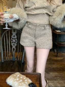 Retro Khaki Woolen Casual Shorts Women's High Waist Wrap Body Straight Leg Pants Small Size A-Line Hot Pants