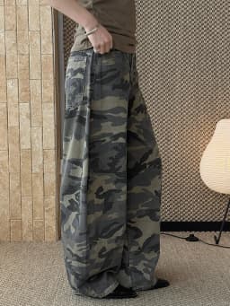 [EAM] High Waist Camouflage Vintage Long Denim Casual Wide Leg Pants New Trousers Women Fashion Tide Spring Autumn 2026 1DJ5946