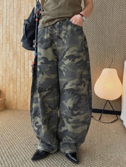 [EAM] High Waist Camouflage Vintage Long Denim Casual Wide Leg Pants New Trousers Women Fashion Tide Spring Autumn 2026 1DJ5946