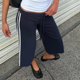 Casual Sporty Streetwear Preppy Aesthetic Sweatpant Women Y2K Side Stripe Cropped Wide Leg Pants Drawstring Waist Capri Trousers