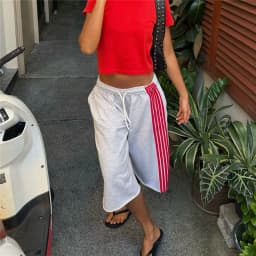Women Side Stripes Raw Edge Wide Leg Capri Sweatpants Elastic Waist Loose Fit Baggy Cropped Casual Jogger Knee Length Trousers