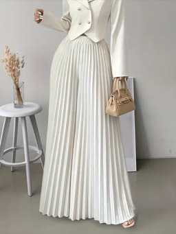 Missuoo Women‘s High Waist Elastic Waist Pleated Wide Leg Pants 2026 Summer Solid White Flowy Floor Length Palazzo Trousers