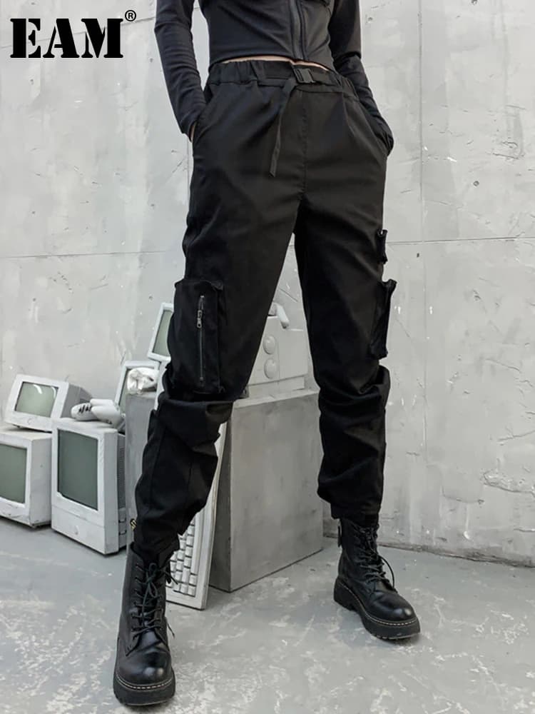 [EAM] High Elastic Waist Black Belted Zipper Pockets Pants New Loose Fit Trousers Women Fashion Tide Spring Autumn 2026 1DF4632