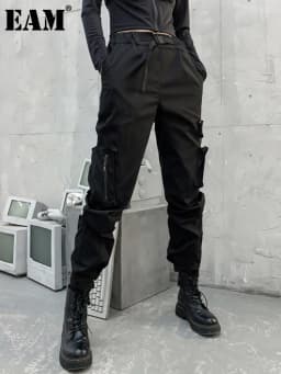 [EAM] High Elastic Waist Black Belted Zipper Pockets Pants New Loose Fit Trousers Women Fashion Tide Spring Autumn 2026 1DF4632