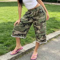 Y2K Camo Bermuda Shorts for Women Summer Baggy Sweat Shorts Cyber Grunge Elastic Waist Athletic Long Jorts with Pockets Bottoms