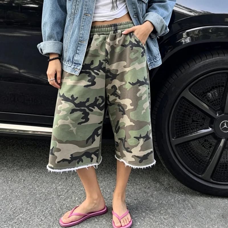 Y2K Camo Bermuda Shorts for Women Summer Baggy Sweat Shorts Cyber Grunge Elastic Waist Athletic Long Jorts with Pockets Bottoms