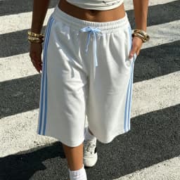 Women Y2K Side Striped Knee Length Sweat Shorts Elastic Waist Loose Wide Leg Bermuda Shorts Preppy Casual Sports Jorts Pockets