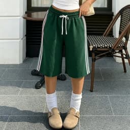 Women Y2K Side Striped Knee Length Sweat Shorts Elastic Waist Loose Wide Leg Bermuda Shorts Preppy Casual Sports Jorts Pockets