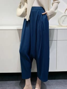 YUDX Pleated Wide Leg Pants Loose Niche Design Women High Waist New Spring 2024 Solid Color Spliced Pockets Trousers