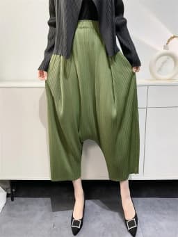 YUDX Pleated Wide Leg Pants Loose Niche Design Women High Waist New Spring 2024 Solid Color Spliced Pockets Trousers