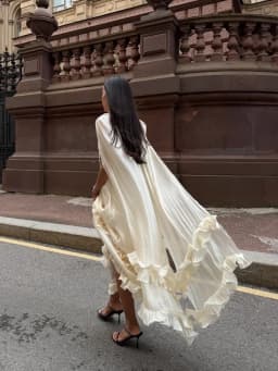 Ivory Sleeveless Ruffled Hem Maxi Dress Women Flowy Solid Cloak Long 2026 Spring Summer Fashion Vacation Leisure Lady Vestidos