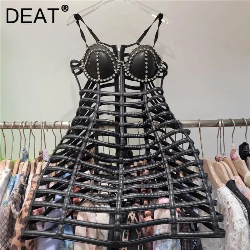 DEAT 2025 New Style Fashion Hollow Out Leather Dress For Women Heavy Industry Strapless Slim Fit Short Dresses Female 11A07880