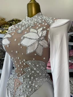 Women Luxury Designer White Sparkly Pearls Studded Rhinestones Long Sleeve Maxi Long Celebrity Wedding Evening Party Gala Gowns