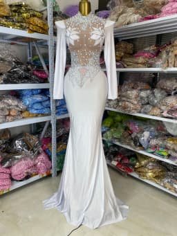 Women Luxury Designer White Sparkly Pearls Studded Rhinestones Long Sleeve Maxi Long Celebrity Wedding Evening Party Gala Gowns