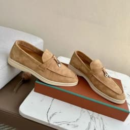 New Shoes for Man Suede Leather Casual Shoes Fashion Tassels Flat Driving Shoes Street Cool Lace-up Loafers