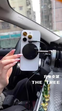 New Magnetic 15W Wireless Charger Car Phone Holder 360 Degree Rotation Foldable Suction Cup Navigation Phone Holder Bracket