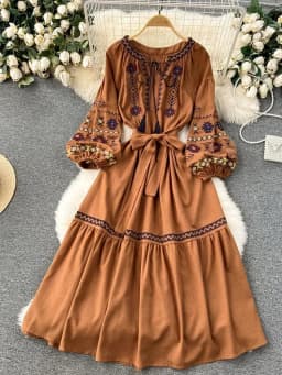 Women Bohemian Vacation Dress Travel Wear Sweet Western-style Embroidery Loose Waist Large Hem Midi Length Vestidos DS001