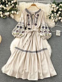 Women Bohemian Vacation Dress Travel Wear Sweet Western-style Embroidery Loose Waist Large Hem Midi Length Vestidos DS001