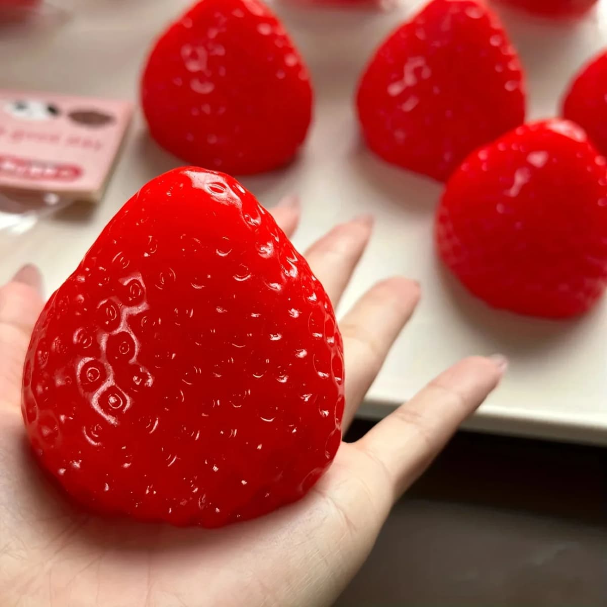 Hot Squishy Big Strawberry Squeeze Toy Soft Pinch Fruit Pop Fidget Toys Party Entertainment Games Halloween Christmas Gift