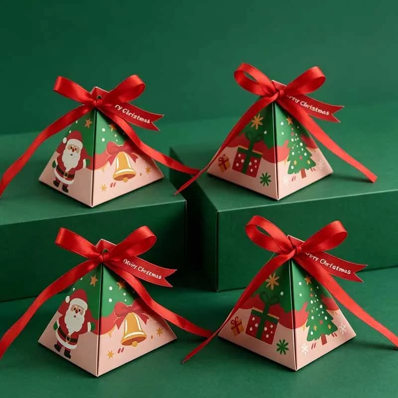 50Pcs Christmas Triangle Paper Candy Gift Box With Tag Ribbons Cookie Snack Chocolate Gift Packaging Box Xmas New Year Supplies