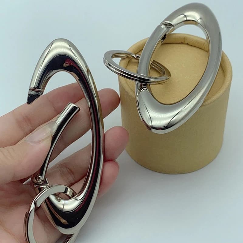 1pcs Oval Shaped Metal Carabiner Keychain Multifunctional Mountaineering Car Key Ring Outdoor Backpack Waist Hanging Decor DIY