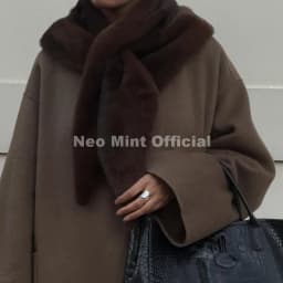 Neo Mint 2026 Brand Runway Fashion Stripes Sable Faux Mink Fur Triangle Foulard Women Winter Luxury Fur Scarf Neck Warmers Wraps