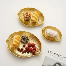 Nordic Decorative Tray Gold Pineapple Leaf Shape Serving Tray Jewelry Pallet Fruit Snack Dish Table Decoration Storage Organizer