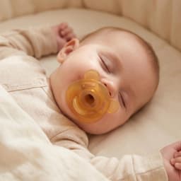 Bear Pacifier with Portable Storage Case, Soft Silicone Newborn Soother, Durable Breathable Bear Ear Vent Teething Dummy