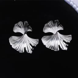 Korean Metal Earrings 2025 For Women Round Geometric Statement Vintage Gold Color Stud Earrings Fashion Jewelry Earring