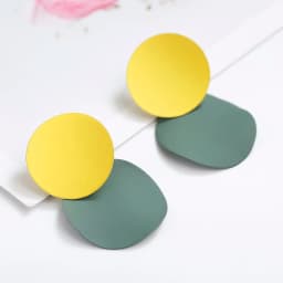 Korean Metal Earrings 2025 For Women Round Geometric Statement Vintage Gold Color Stud Earrings Fashion Jewelry Earring