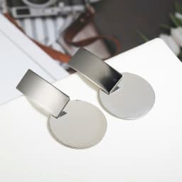 Korean Metal Earrings 2025 For Women Round Geometric Statement Vintage Gold Color Stud Earrings Fashion Jewelry Earring
