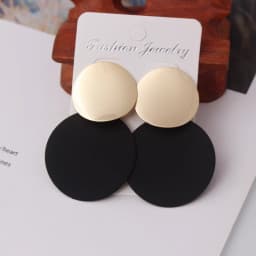 Korean Metal Earrings 2025 For Women Round Geometric Statement Vintage Gold Color Stud Earrings Fashion Jewelry Earring