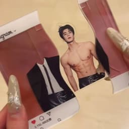 TV Drama Zhu Yu Peripheral Handsome Zhang Linghe Muscle Reveal Pull Tab Card Acrylic Pulling Keychain Exquisite Collection Gift