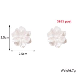 White Flower Stud Earrings for Women Folded Acrylic Side Charming Sweet Floral Girls Earrings Japanese Style Ear Jewelry 2023